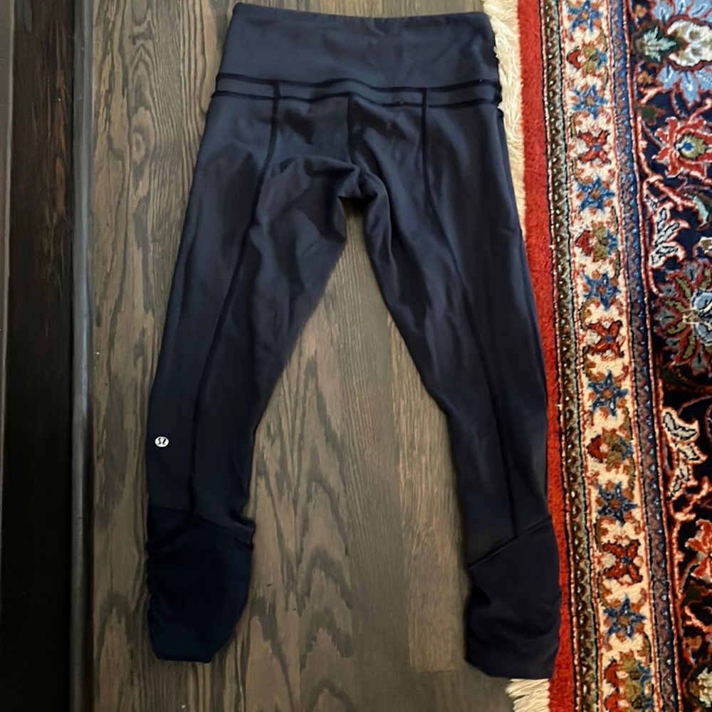 Lululemon blue cropped leggings
